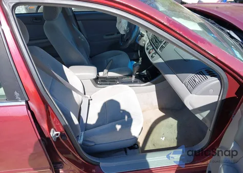 2004 Toyota Camry Le z USA, uszkodzony, nr VIN 4T1BE32K94U292915